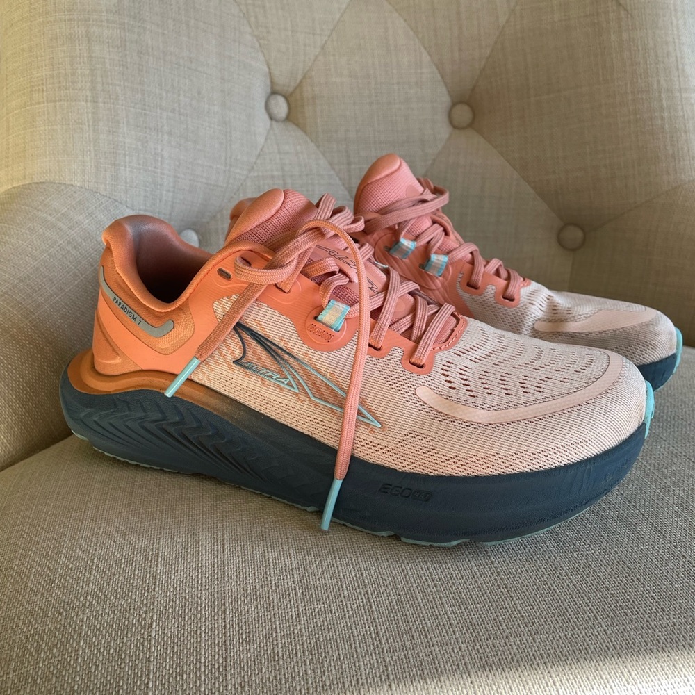 Altra Paradigm 7